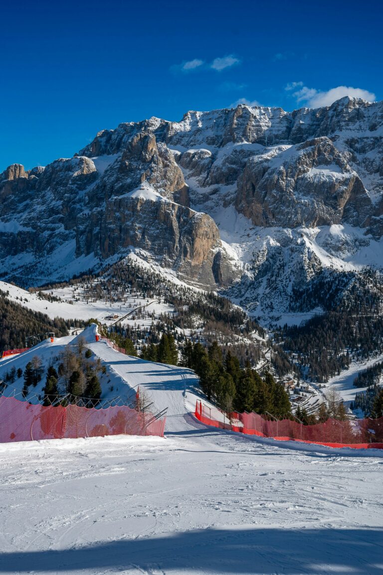 2026/27 FIS Alpine Ski World Cup resort guide Sölden Val d’Isère Kitzbühel Cortina Crans-Montana European race venues​​​​​​​​​​​​​​​​ FIS Alpine Ski World Cup resort guide Sölden Val d’Isère Kitzbühel Cortina Crans-Montana European race venues​​​​​​​​​​​​​​​​